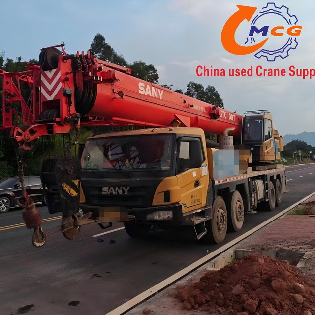 Estamos vendiendo una grúa de camiones usada de 40 toneladas 2020 a un precio razonable. Bienvenido a consultar.