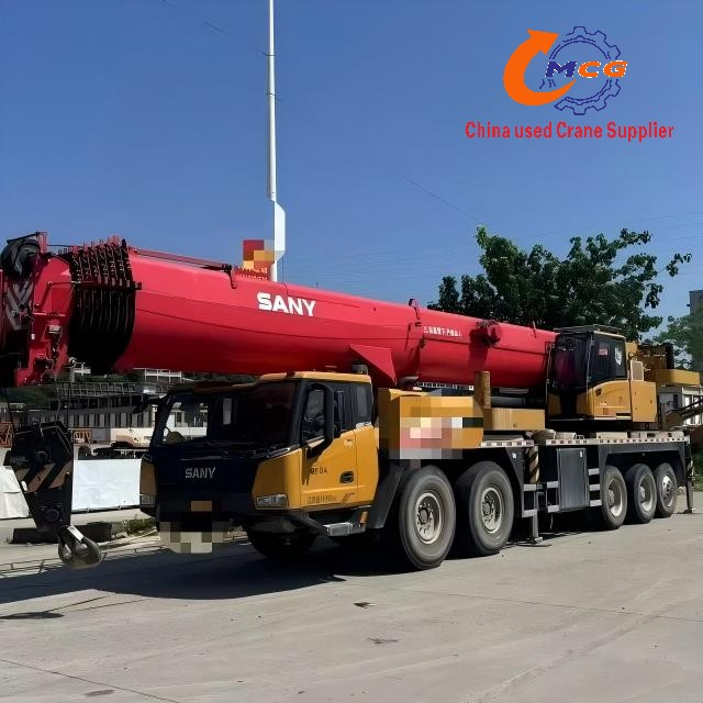 Usado 2023 Sany 130 toneladas 8-Sección Boom STC1300C8-6 Crane de camiones en excelentes condiciones.