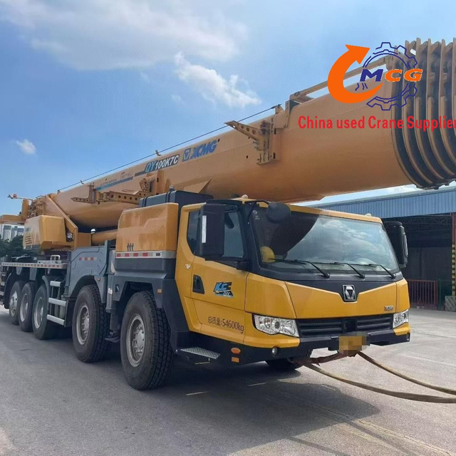 Un rentable 2022 XCMG de 100 toneladas de 7 toneladas de 7 secciones La grúa de camión usada está a la venta
