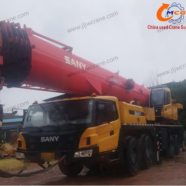 A la venta: Camión grúa Sany STC900T6 con pluma de 6 secciones y 90 toneladas usada 2021, precio razonable.