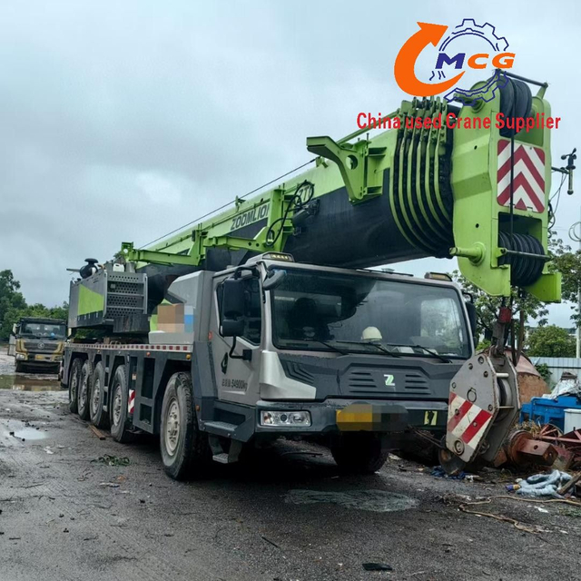 2021 Zoomlion 130 toneladas Boom de 7 secciones ZTC1300V7 Crane de camiones usados, adecuado para varios escenarios