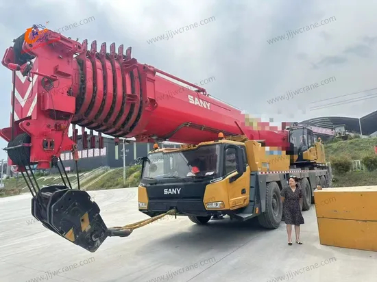 Crane All-Road de alto rendimiento usada SAC300C8-8 con motores gemelos