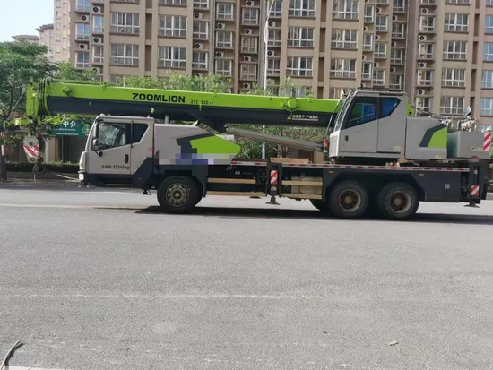 Corriente de camión usado de 25 toneladas de zoomlion de 25 toneladas - en buenas condiciones